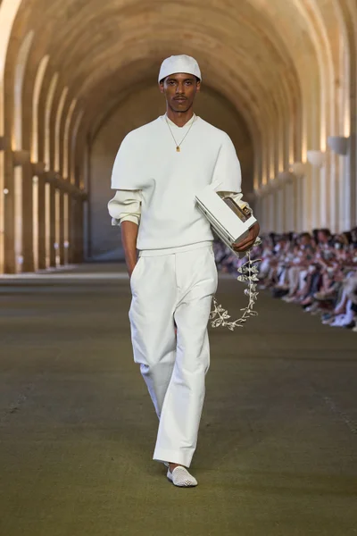 Look 29